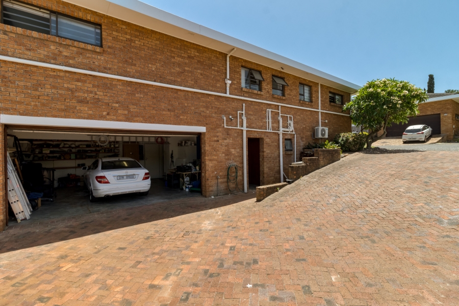 3 Bedroom Property for Sale in Die Wingerd Western Cape